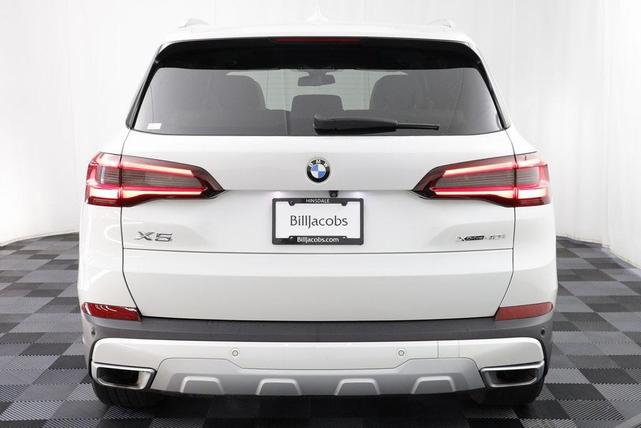 Photo of 2021 Mineral White Metallic BMW X5