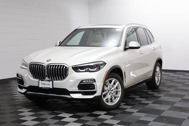 Photo of 2021 Mineral White Metallic BMW X5