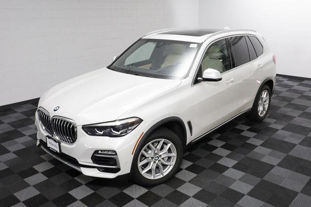 Photo of 2021 Mineral White Metallic BMW X5