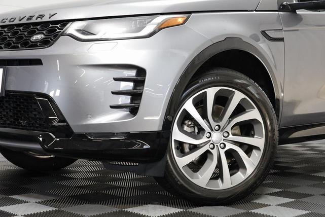 Photo of 2024 Eiger Gray Metallic Land Rover Discovery Sport
