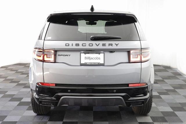 Photo of 2024 Eiger Gray Metallic Land Rover Discovery Sport