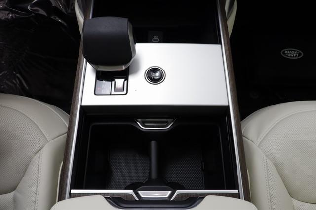 Photo of 2025 White Land Rover Range Rover