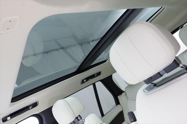 Photo of 2025 White Land Rover Range Rover