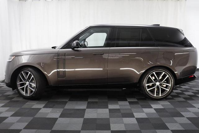 Photo of 2025 Charente Gray Premium Metallic Land Rover Range Rover
