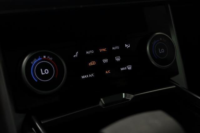 Photo of 2023 Blue Land Rover Range Rover