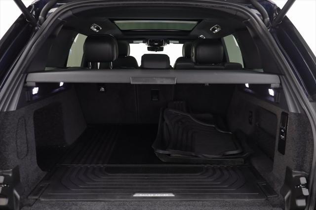 Photo of 2023 Blue Land Rover Range Rover