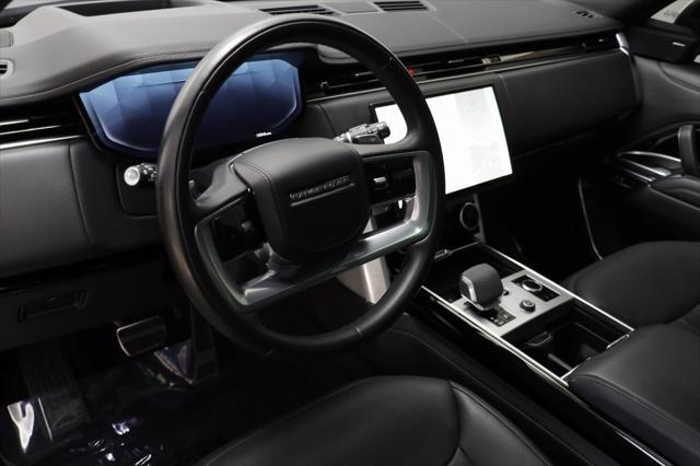 Photo of 2023 Blue Land Rover Range Rover
