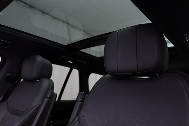 Photo of 2023 Blue Land Rover Range Rover