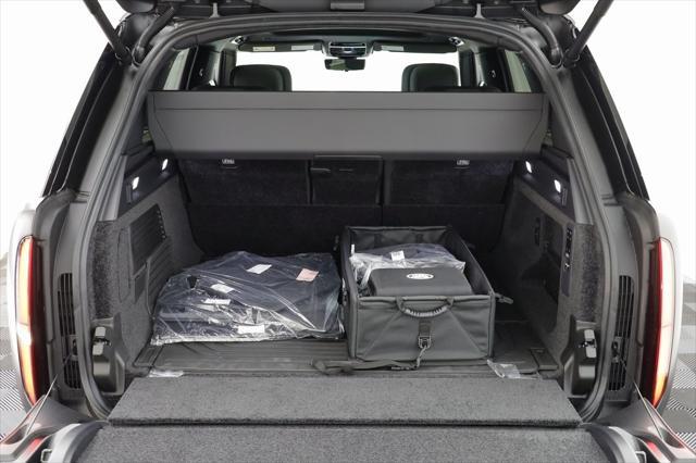Photo of 2025 Obsidian Black SV Bespoke Ultra Metallic Satin Land Rover Range Rover