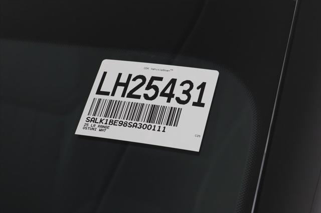 Photo of 2025 Ostuni Pearl White Premium Metallic Land Rover Range Rover