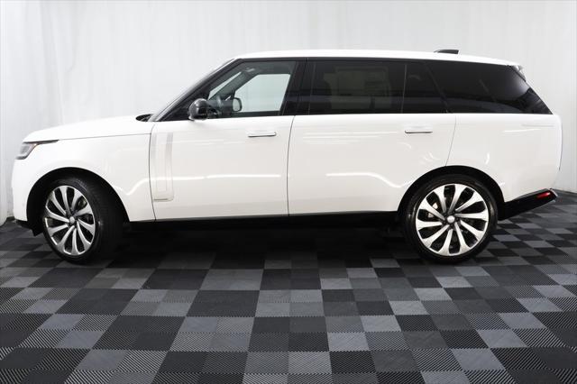 Photo of 2025 Ostuni Pearl White Premium Metallic Land Rover Range Rover