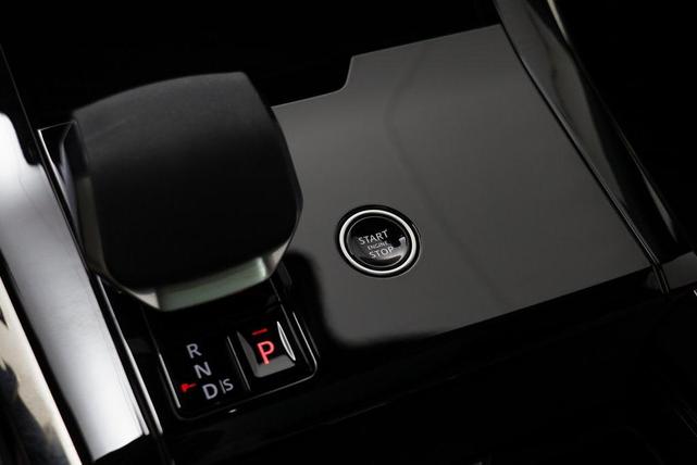 Photo of 2025 Santorini Black Metallic Land Rover Range Rover Sport
