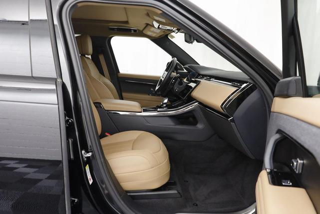 Photo of 2025 Santorini Black Metallic Land Rover Range Rover Sport