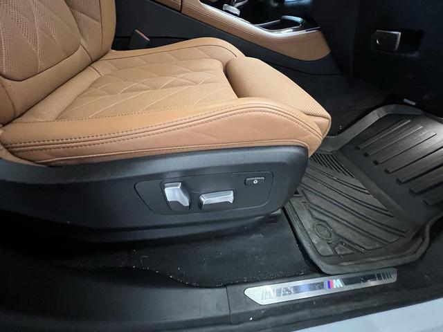 Photo of 2023 White Metallic BMW X5
