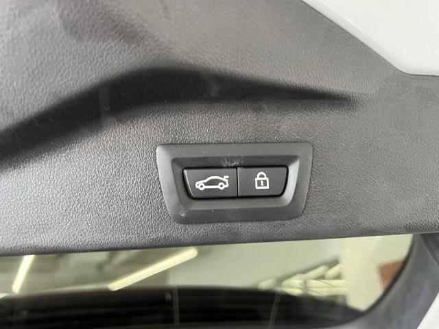 Photo of 2023 White Metallic BMW X5