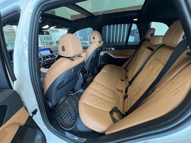 Photo of 2023 White Metallic BMW X5