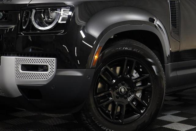 Photo of 2025 Santorini Black Metallic Land Rover Defender