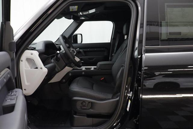 Photo of 2025 Santorini Black Metallic Land Rover Defender