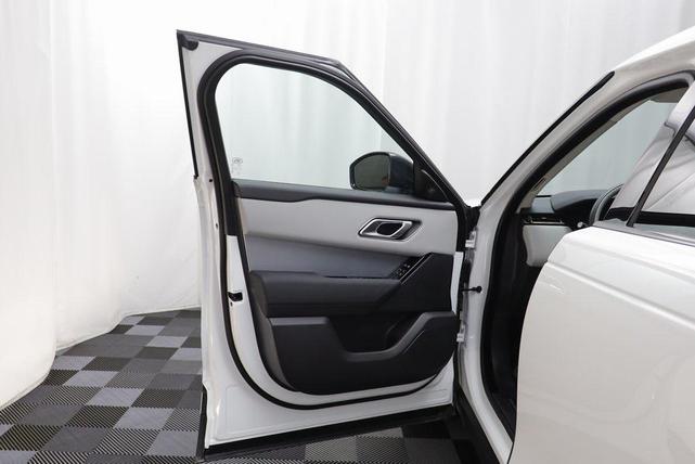 Photo of 2025 White Land Rover Range Rover Velar