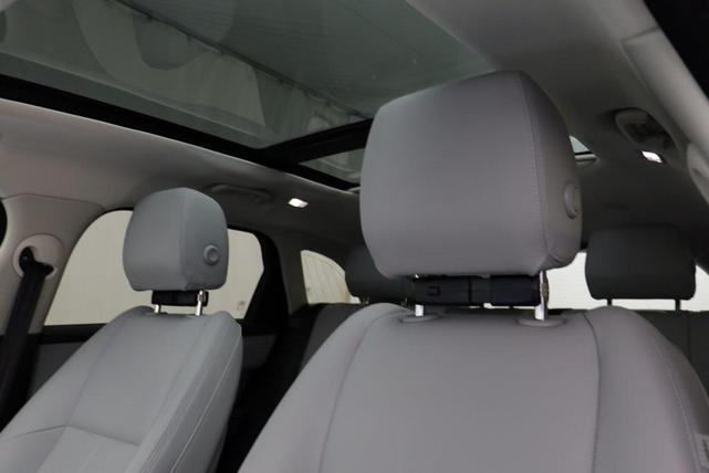 Photo of 2025 White Land Rover Range Rover Velar