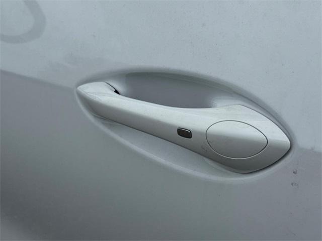 Photo of 2025 Summit White Chevrolet Trax