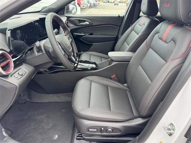 Photo of 2025 Summit White Chevrolet Trax