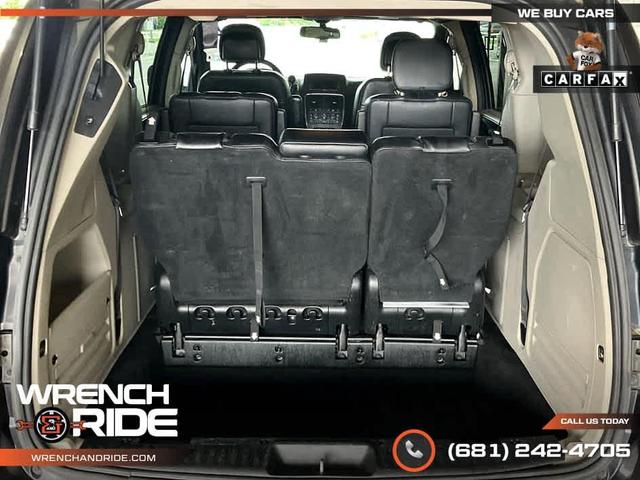 Photo of 2017 Granite Pearlcoat Dodge Grand Caravan