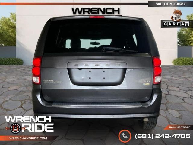 Photo of 2017 Granite Pearlcoat Dodge Grand Caravan