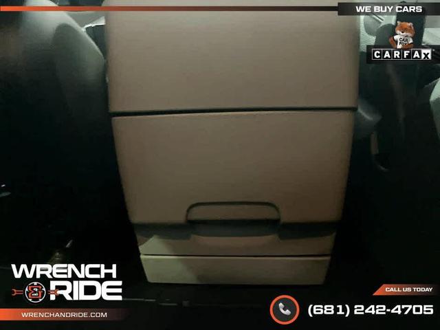 Photo of 2017 Granite Pearlcoat Dodge Grand Caravan