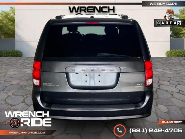Photo of 2017 Granite Pearlcoat Dodge Grand Caravan