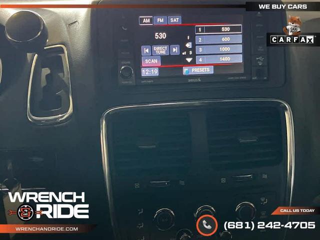 Photo of 2017 Granite Pearlcoat Dodge Grand Caravan
