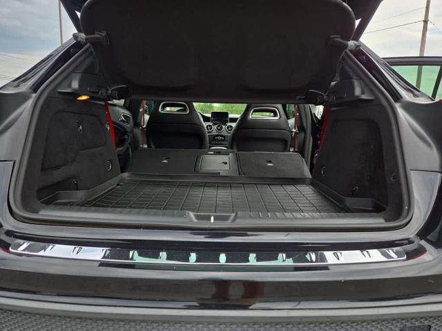 Photo of 2015 BLACK Mercedes-Benz GLA-Class