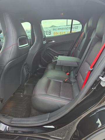 Photo of 2015 BLACK Mercedes-Benz GLA-Class