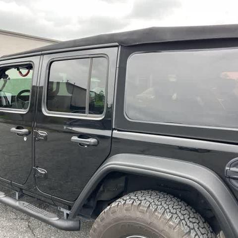 Photo of 2019 Black Clearcoat Jeep Wrangler Unlimited
