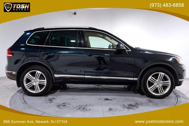 Photo of 2015 Deep Black Pearl Volkswagen Touareg