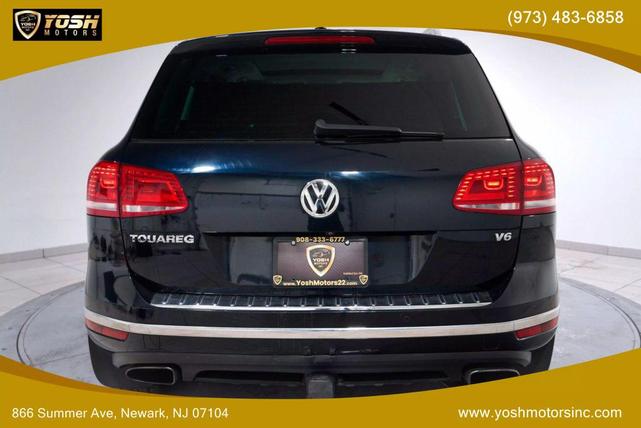 Photo of 2015 Deep Black Pearl Volkswagen Touareg