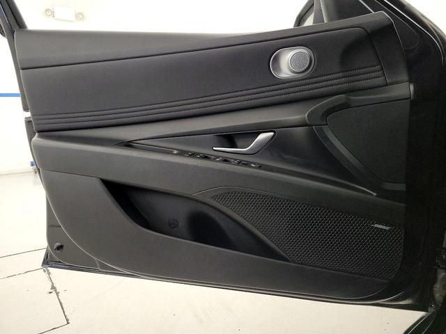 Photo of 2023 Black Hyundai ELANTRA