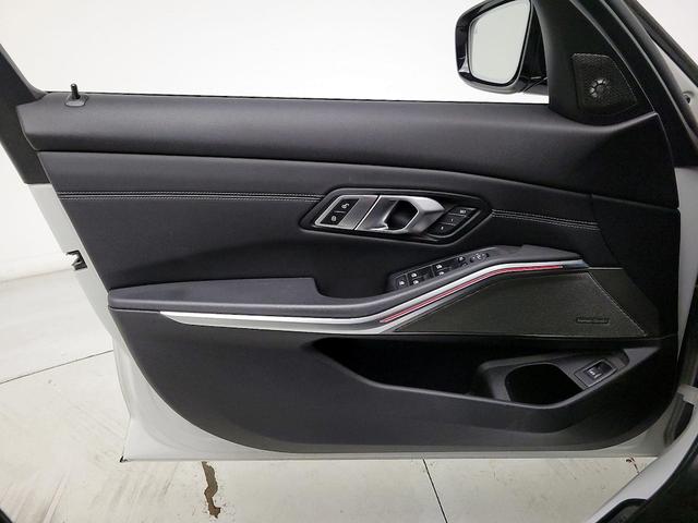 Photo of 2022 White BMW M340