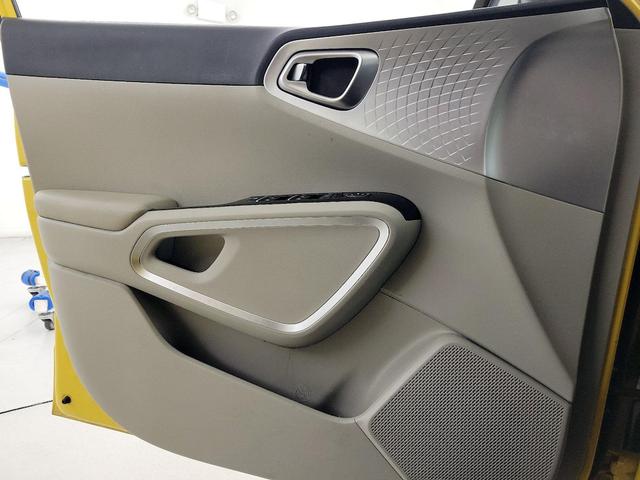 Photo of 2020 Yellow Kia Soul