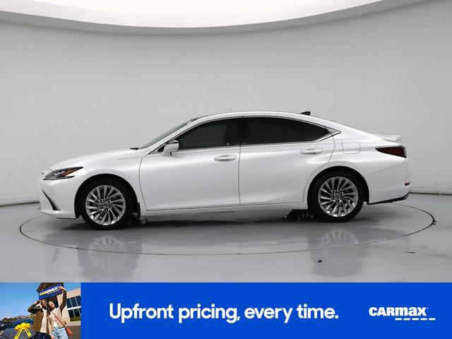 Photo of 2023 White Lexus ES 350