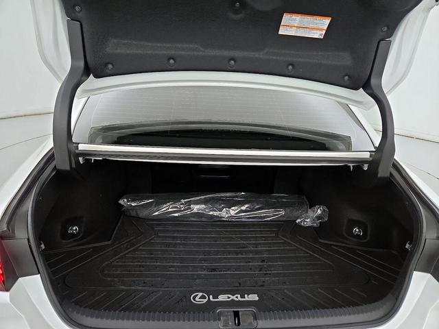Photo of 2023 White Lexus ES 350