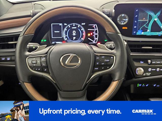 Photo of 2023 White Lexus ES 350