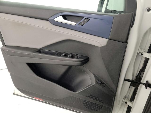 Photo of 2024 White Volkswagen Taos