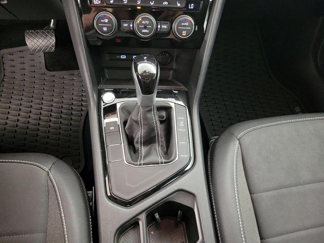 Photo of 2024 White Volkswagen Taos