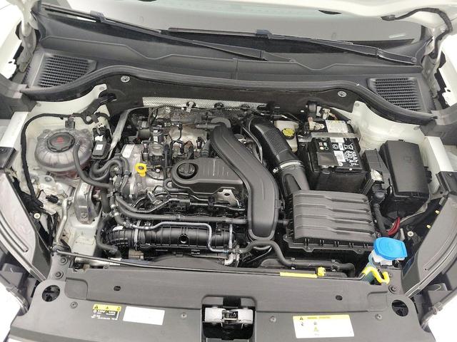 Photo of 2024 White Volkswagen Taos
