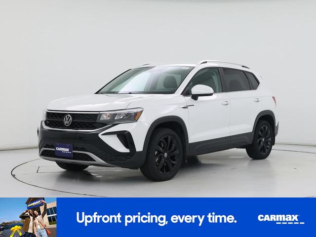Photo of 2024 White Volkswagen Taos