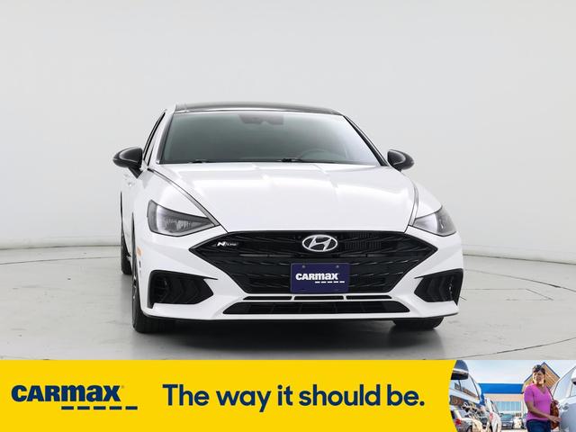 Photo of 2023 White Hyundai SONATA
