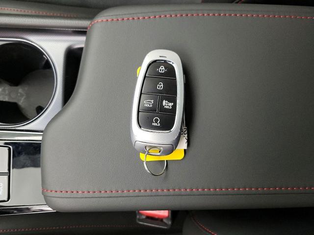 Photo of 2023 White Hyundai SONATA