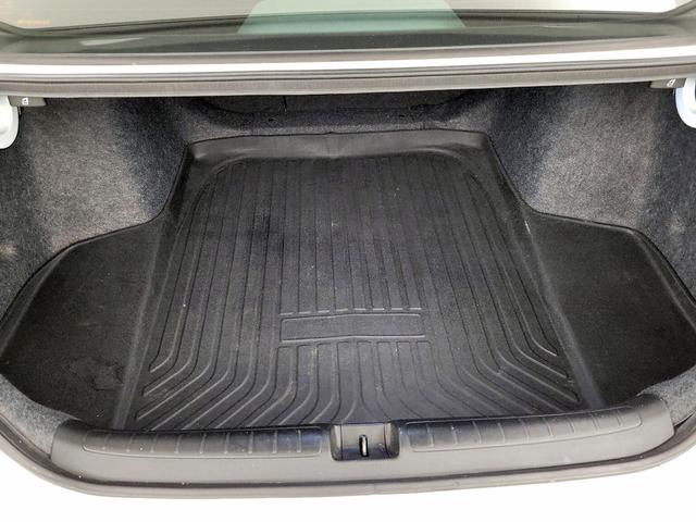 Photo of 2021 White Honda Accord