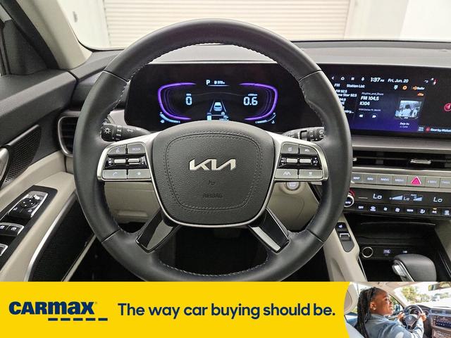 Photo of 2024 White Kia Telluride